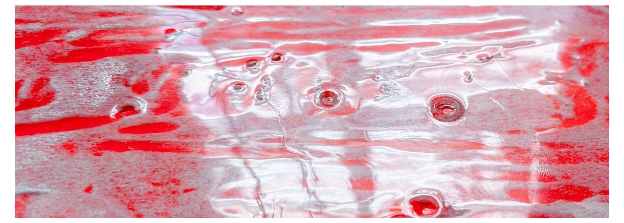 So können Sie Luftblasen in ausgehärtetem Epoxidharz reparieren