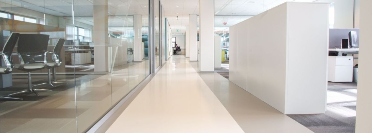 Ein Gussboden im Büro